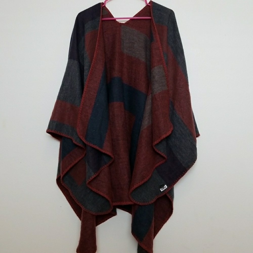BB Dakota Cape/Wrap